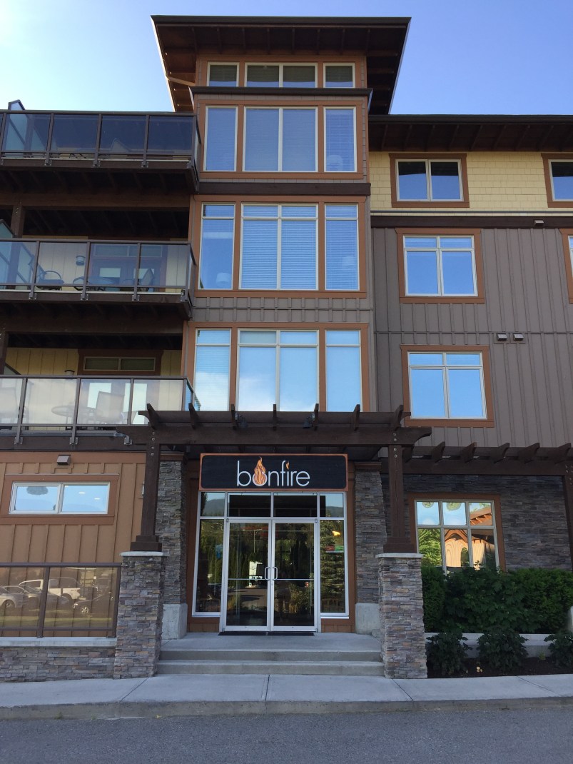 The restaurant has a separate entry for guests if you're arriving from outside the resort.